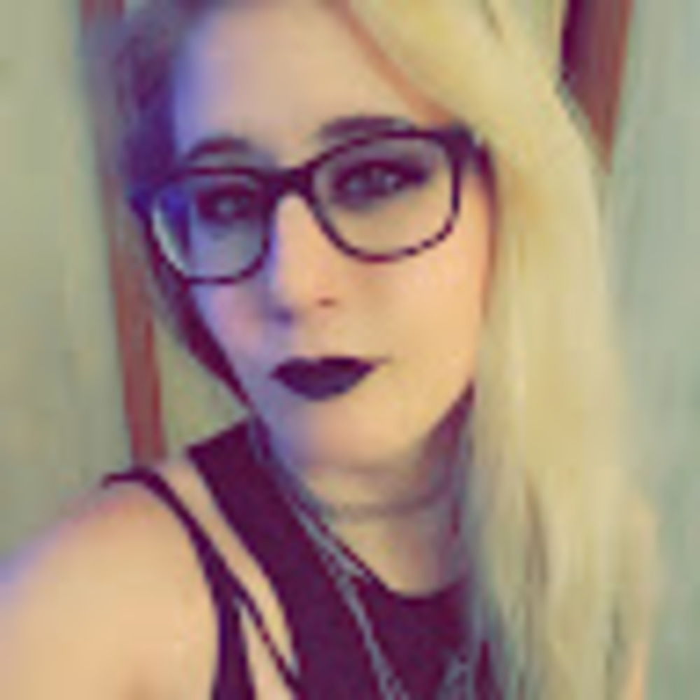 Meet your Posher, Desiree